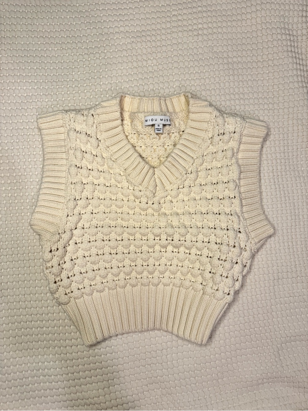 Miou Miou Cream Cable Knit V-Neck Sweater Vest